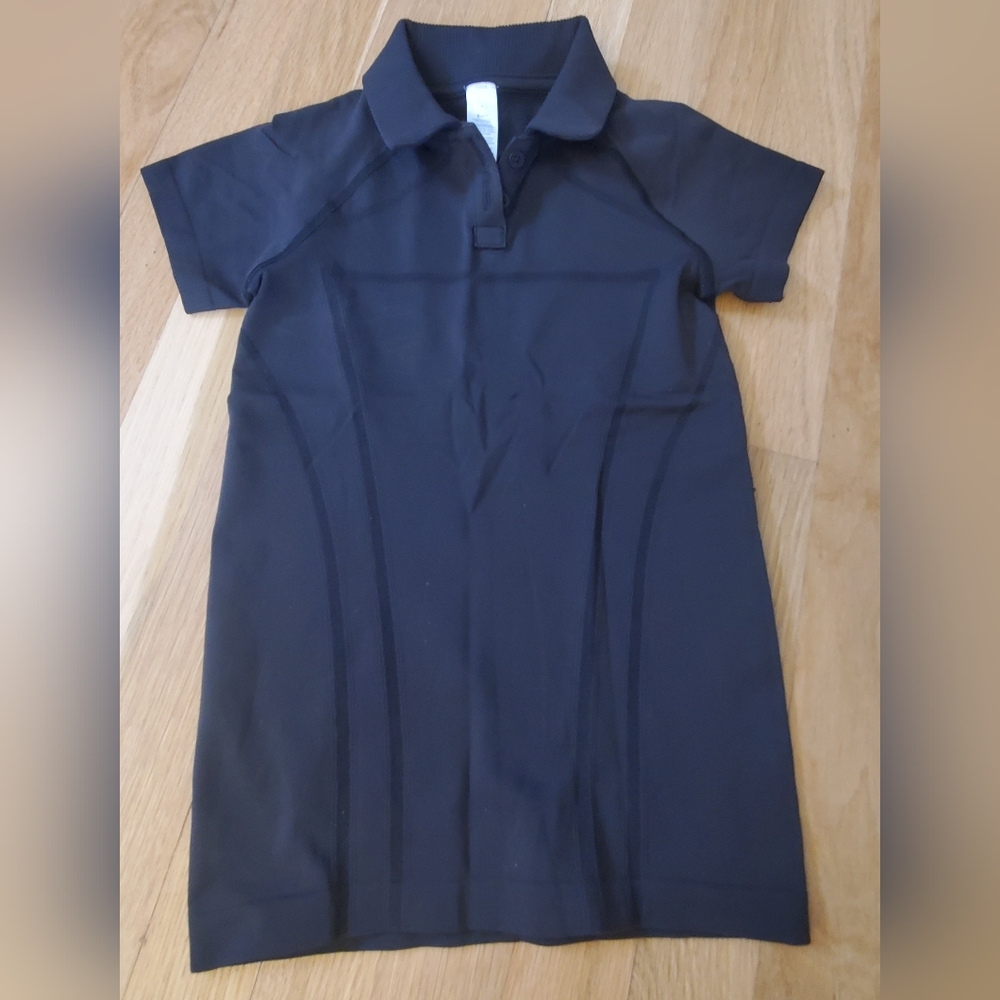 Black tennis/golf Lululemon Shirt size 8 girls